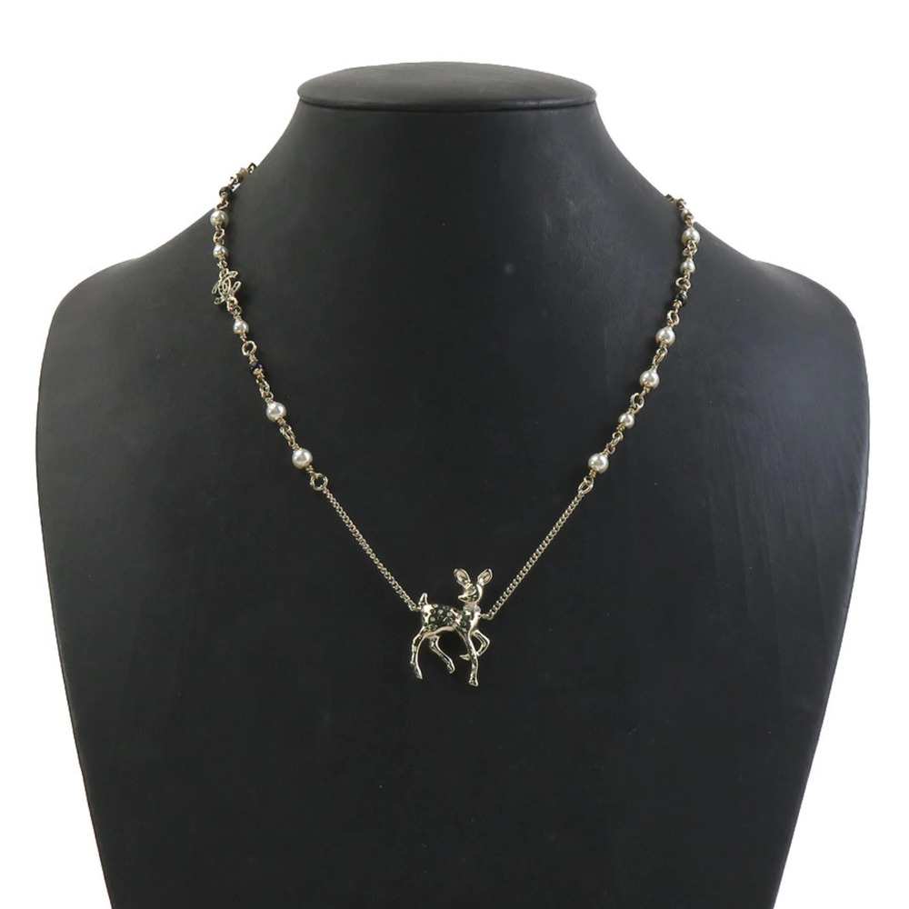 CHANEL White Pearl Necklace - Picture 10 of 11